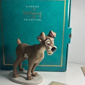 Walt Disney Classics Collection Tramp Figurine Tramp in love collector COA